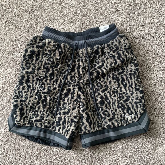 Men's Nike Premium Basketball Leopard Moon Fossil Shorts Gray DQ6176-087 Size M - Picture 1 of 6